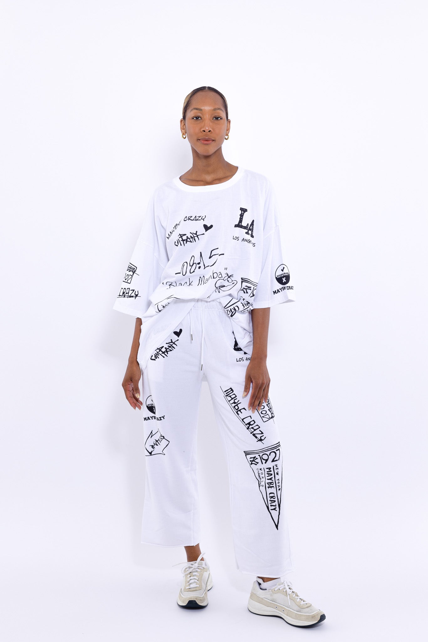 تيشيرت كرونيك بأكمام طويلة بتصميم الثعبان الأسود