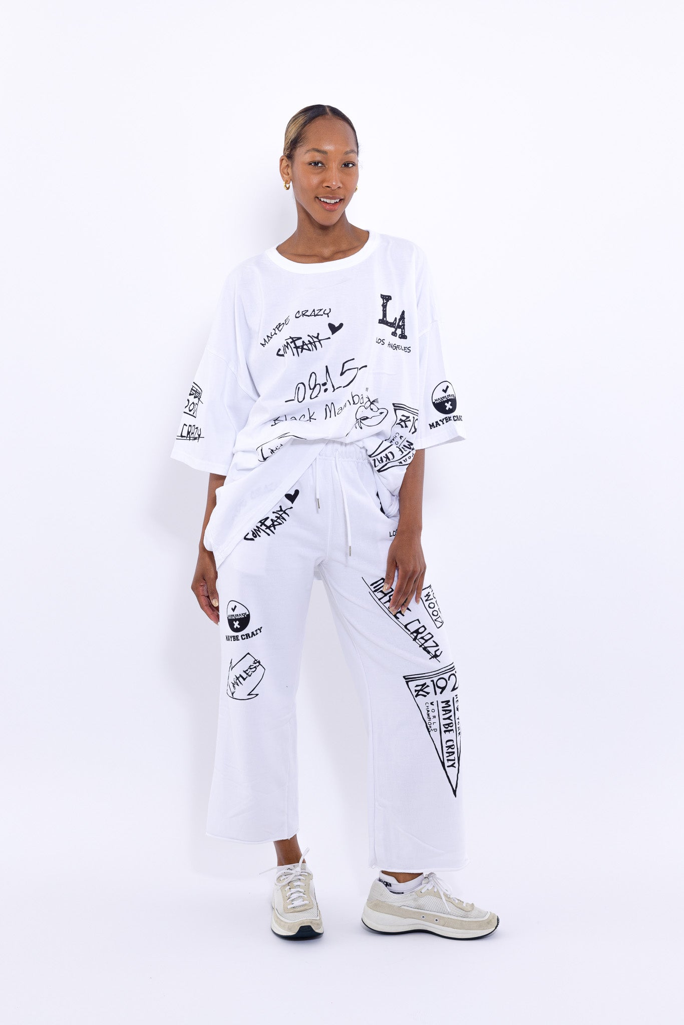 تيشيرت كرونيك بأكمام طويلة بتصميم الثعبان الأسود