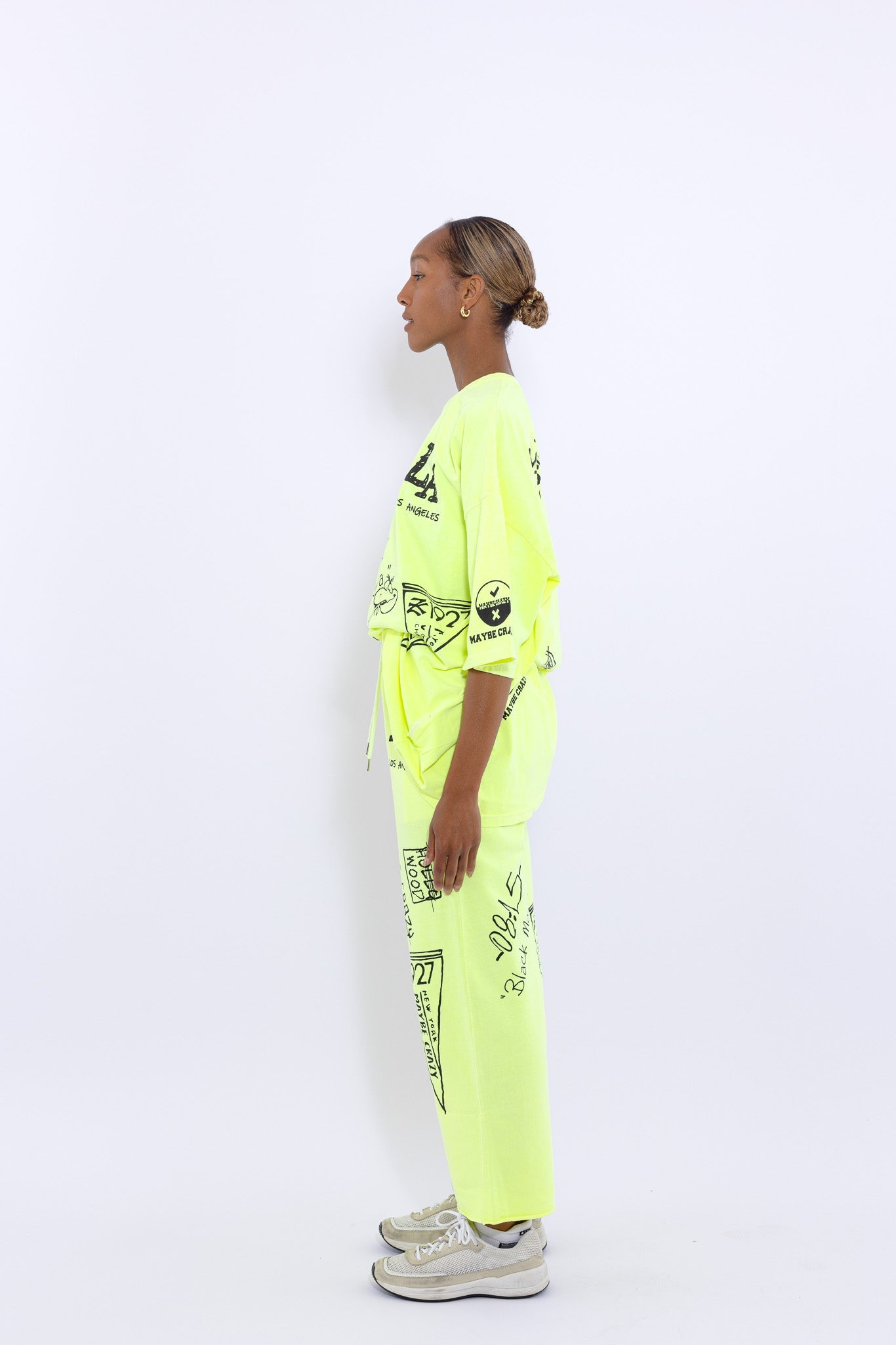 تيشيرت كرونيك بأكمام طويلة بتصميم الثعبان الأسود