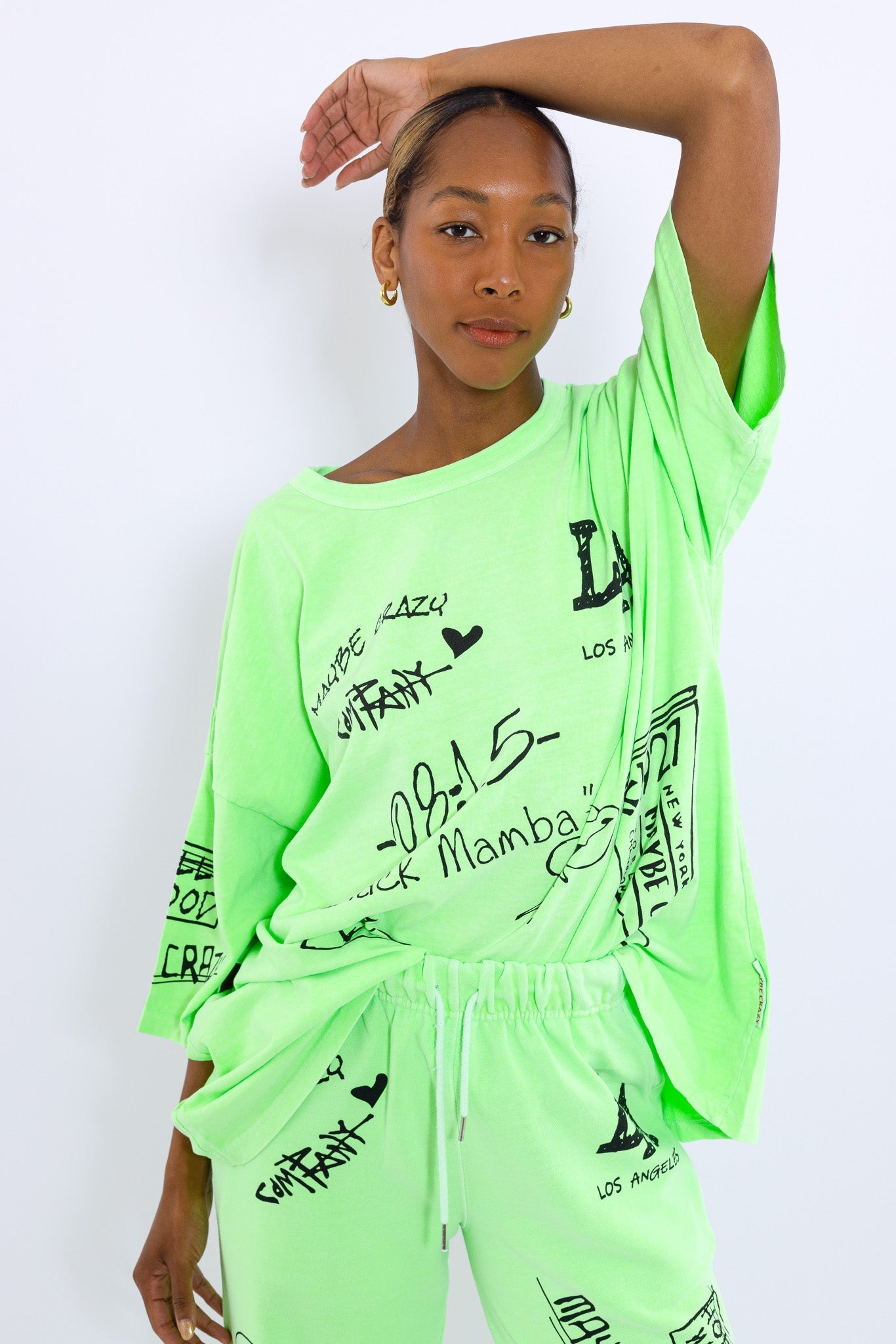 تيشيرت كرونيك بأكمام طويلة بتصميم الثعبان الأسود