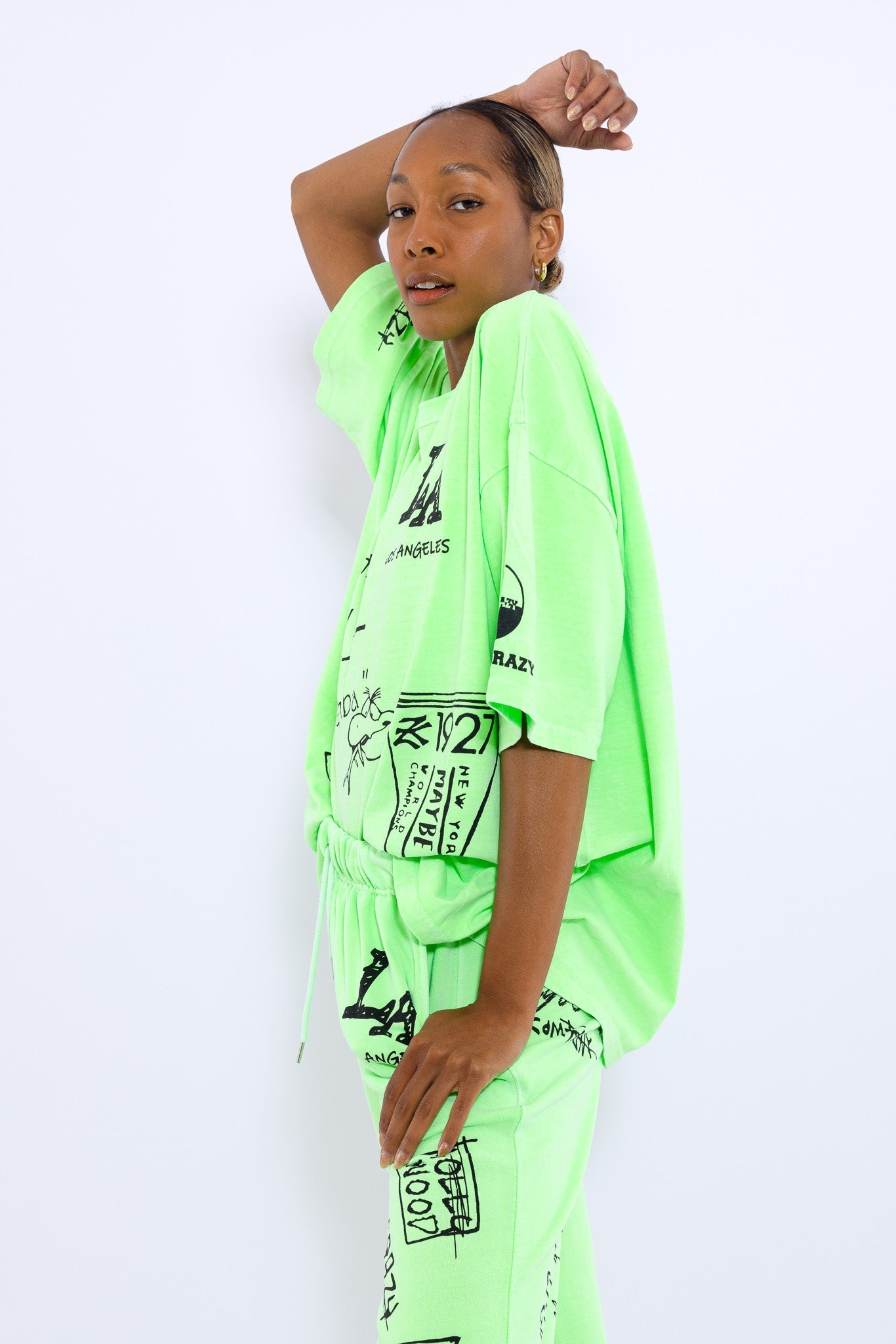 تيشيرت كرونيك بأكمام طويلة بتصميم الثعبان الأسود