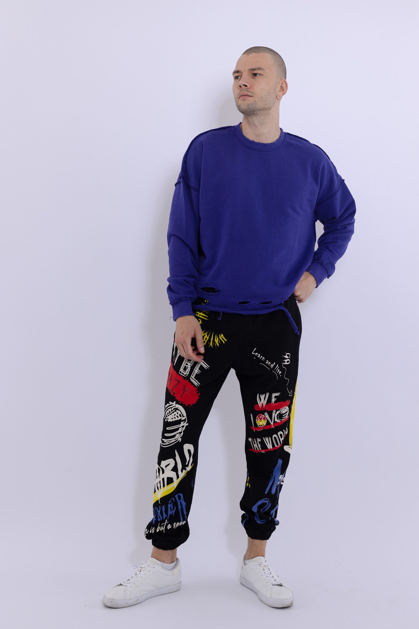 سويت شيرت كلاسيكي بتصميم داخلي وخارجي