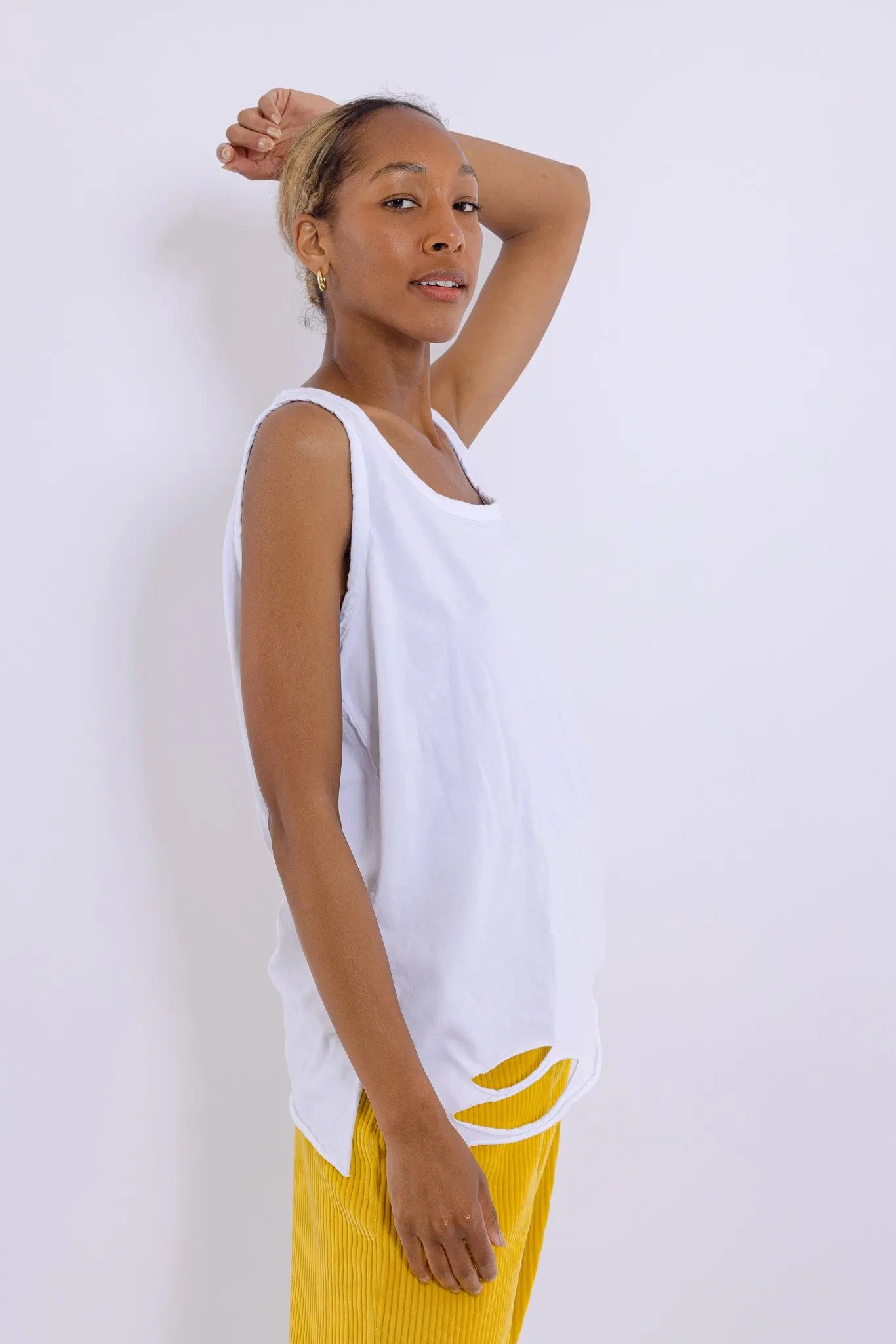 Classic Distressed Crewneck Tank Top MaybeCrazy