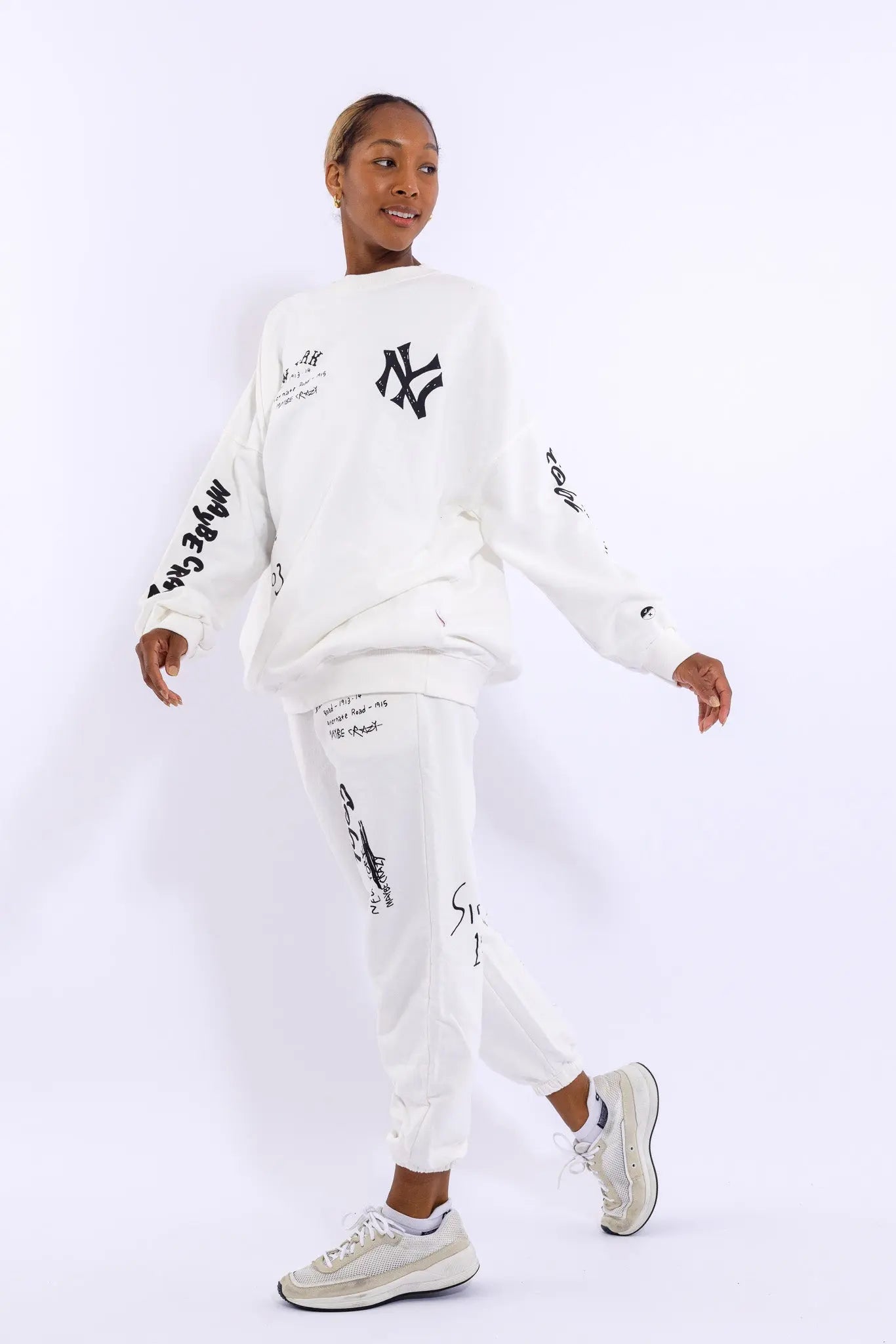 #color_White
