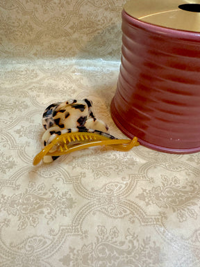 زينة شعر زهرية